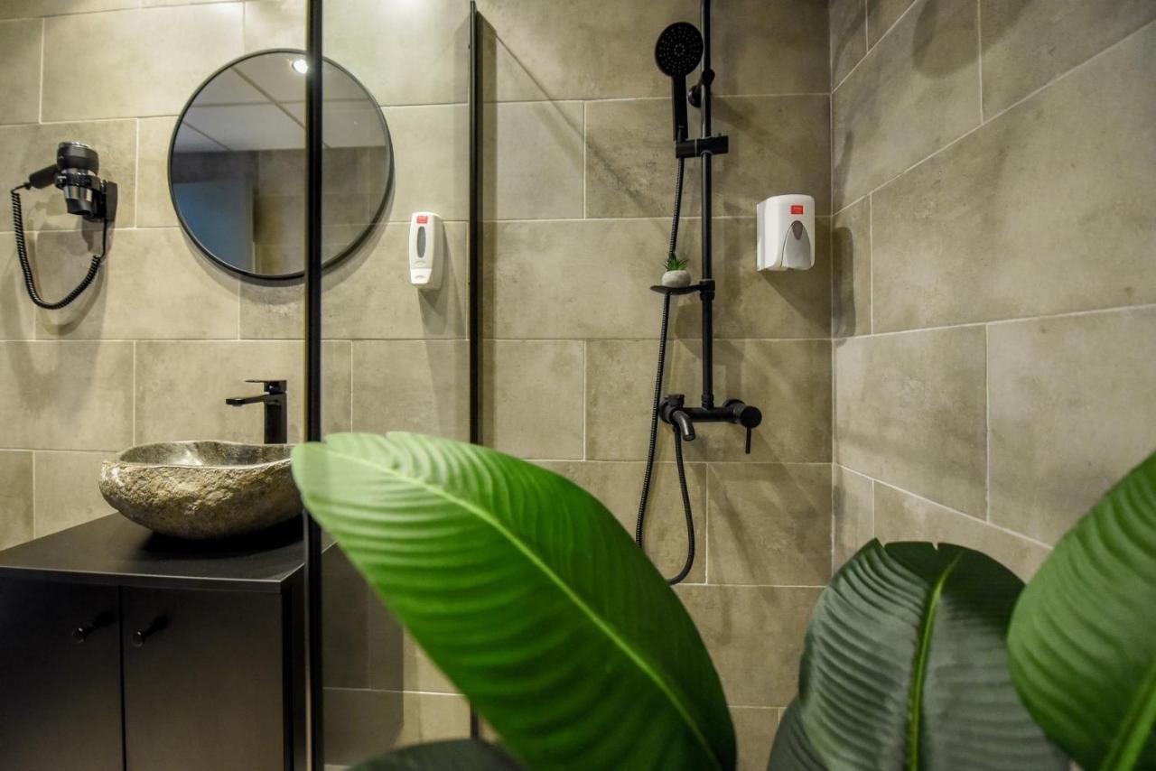 Luxury Apartment Near Radisson Hotel - Wall Projector & Modern Design Βουκουρέστι Εξωτερικό φωτογραφία