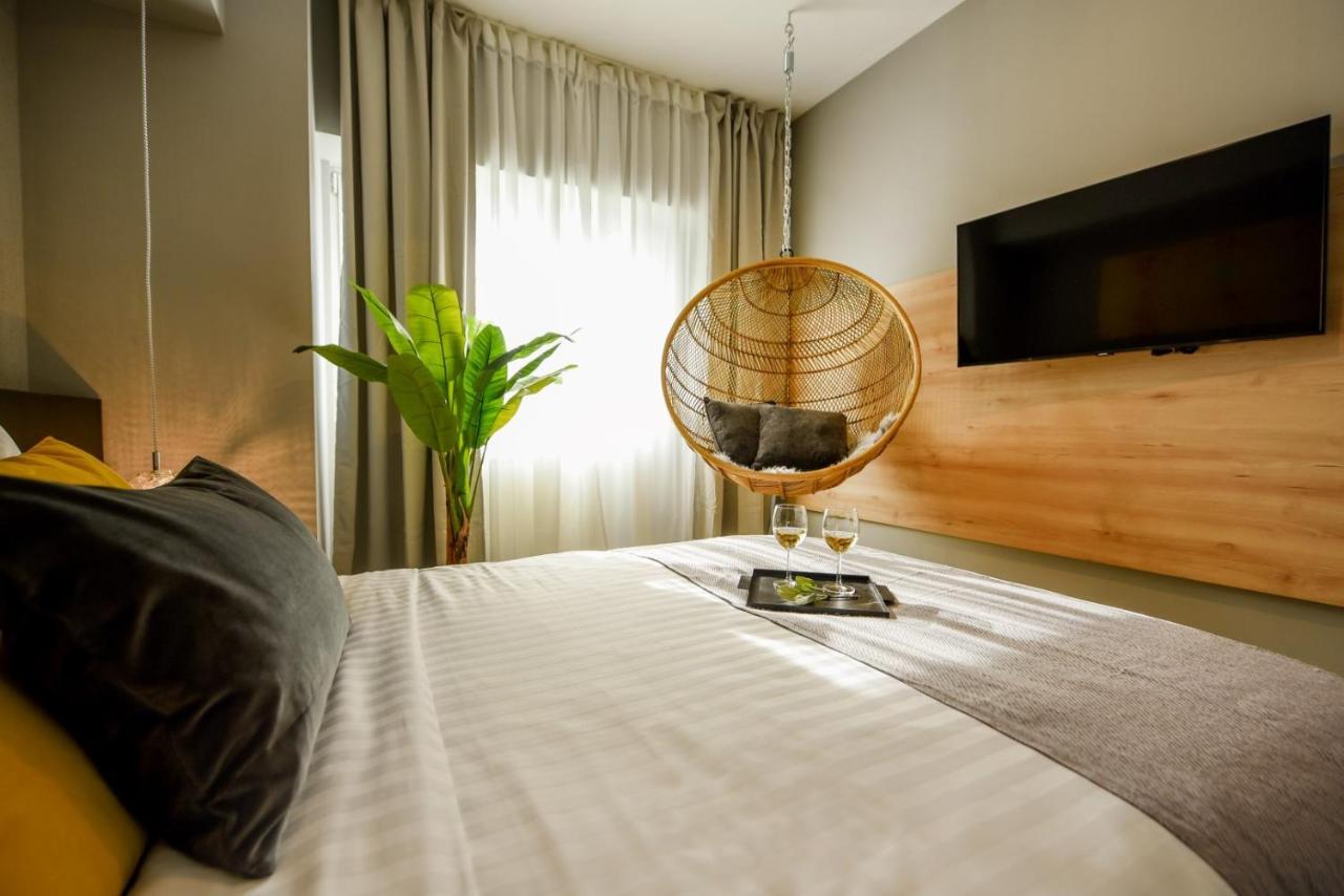 Luxury Apartment Near Radisson Hotel - Wall Projector & Modern Design Βουκουρέστι Εξωτερικό φωτογραφία
